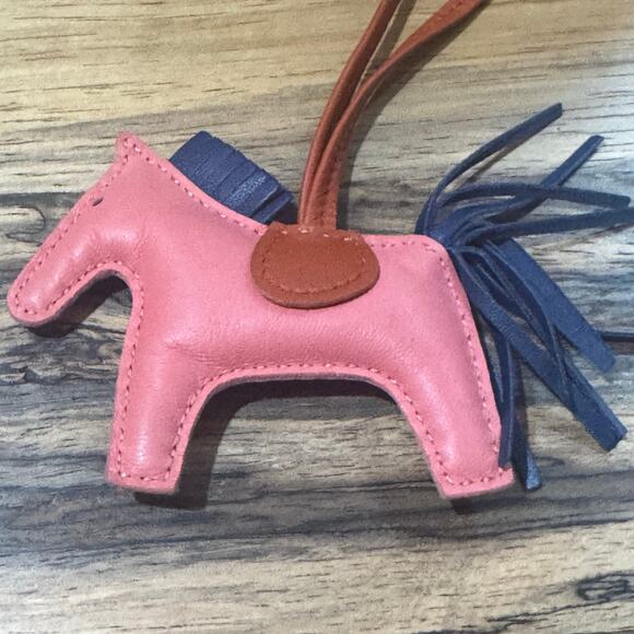 Authentic Hermes PM Milo Lambskin GriGri Rodeo Bag Charm Rose Azalee Cornaline - Picture 4 of 4